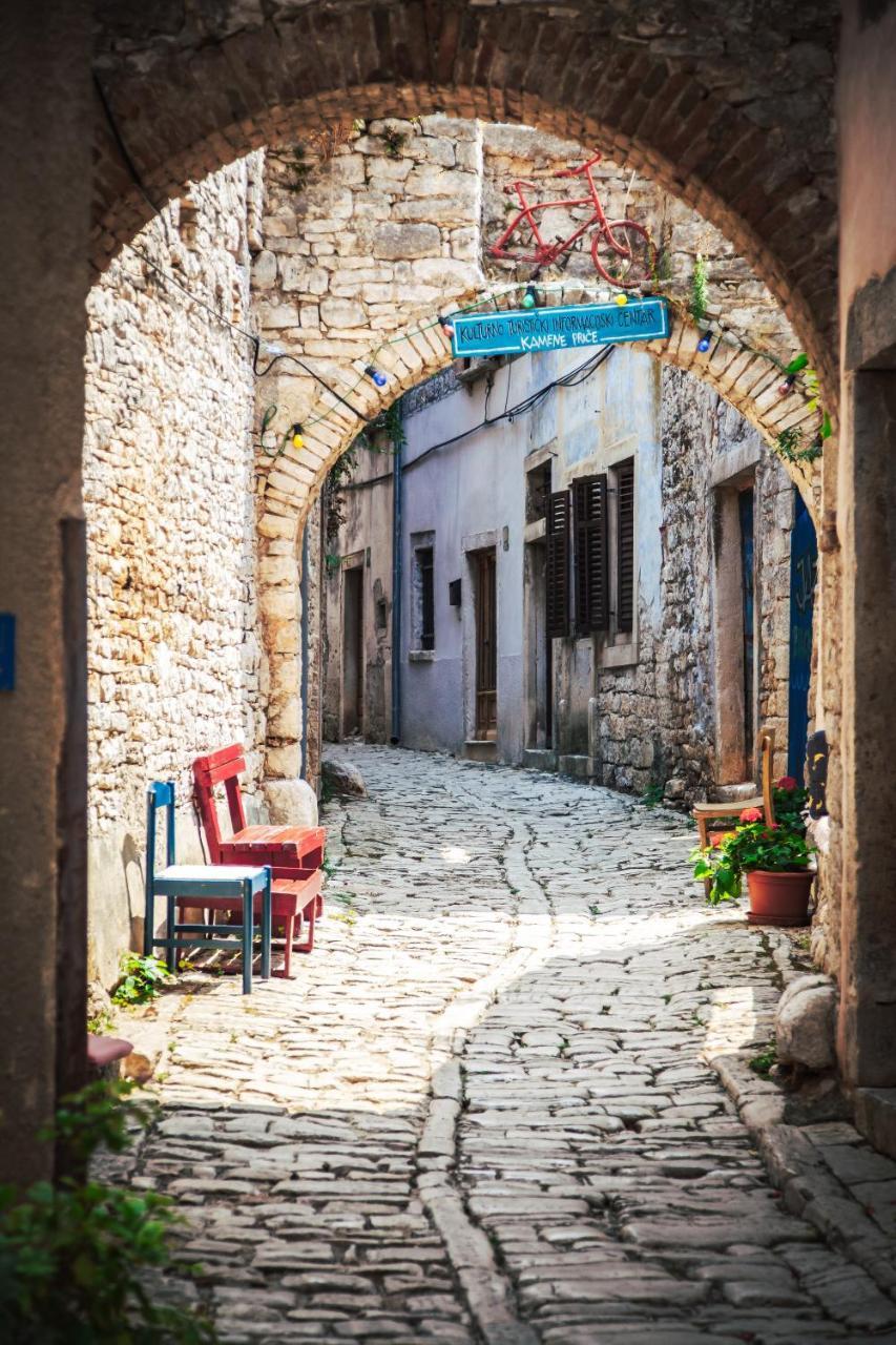 Mon Perin Castrum - House Of Nice Memories Bale Bagian luar foto
